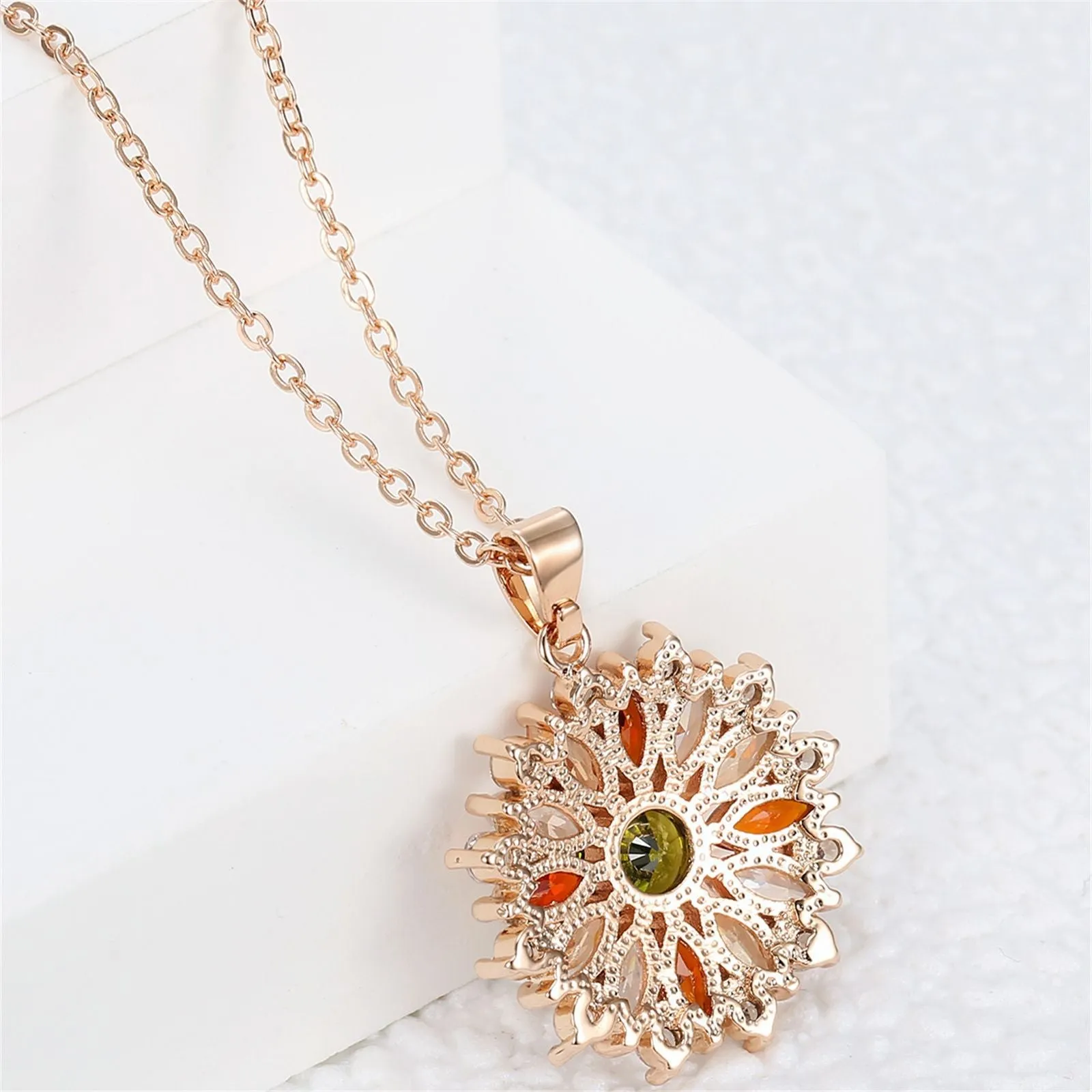 Elegant Temperament Colorful Zircon Flower Women's Pendant Necklace