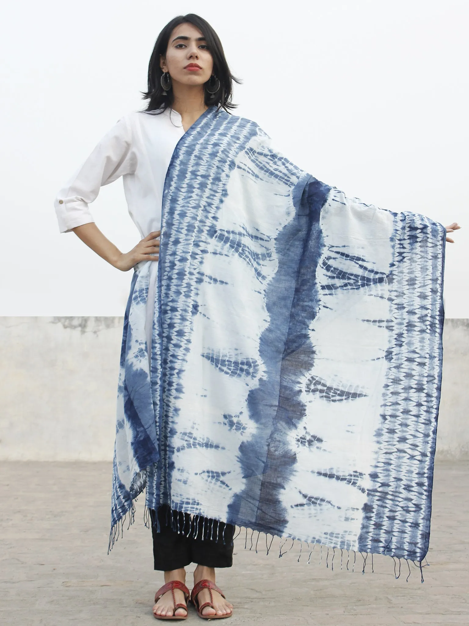 Ivory Indigo Handloom Cotton Hand Shibori Dyed Dupatta - D04170179