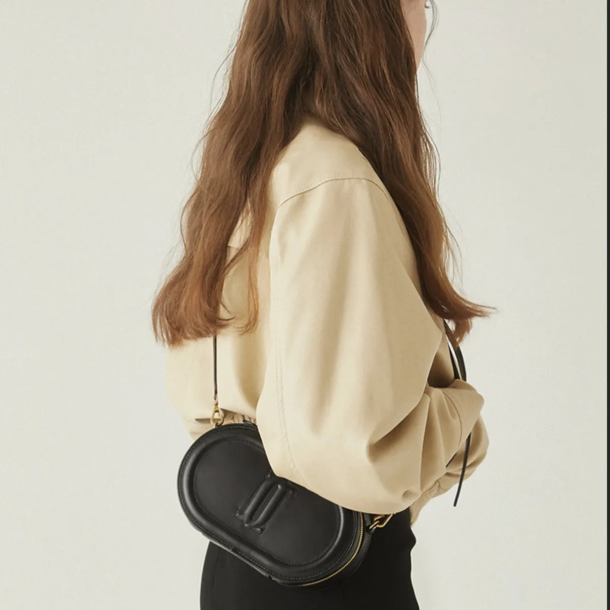 J.ESTINA EMMA SM Crossbody Bag Black Cowhide Box Type Shoulder Bag Tote Bag Minyoung Park's Pick