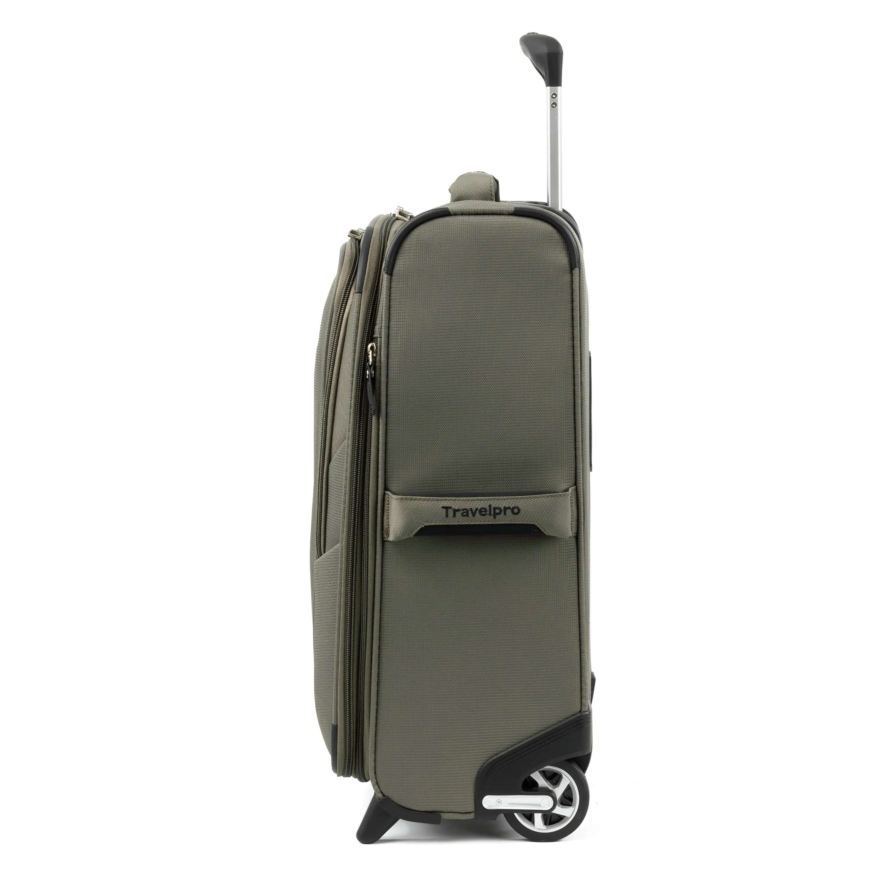 Maxlite® 5 20" International Carry-On Expandable Rollaboard