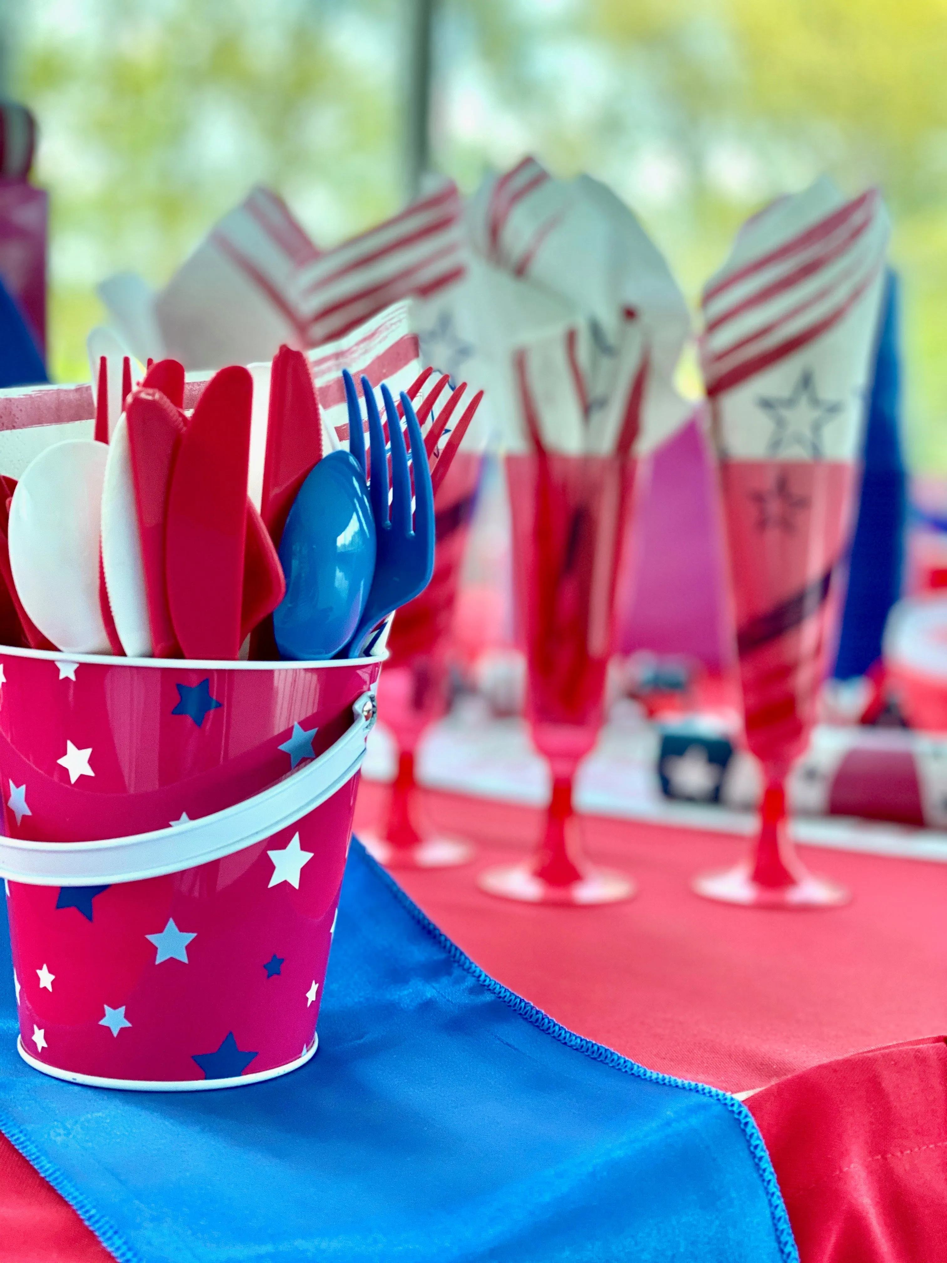 Premium Heavy Weight Paper Stars 'N Stripes Tableware<br/>Size Options: 12inch Plate, 10inch Plate, 8.75inch Plate, 7inch Plate, 12oz Bowl, 20oz Bowl, Lunch Napkin, 12oz Cup and Combo Cutlery