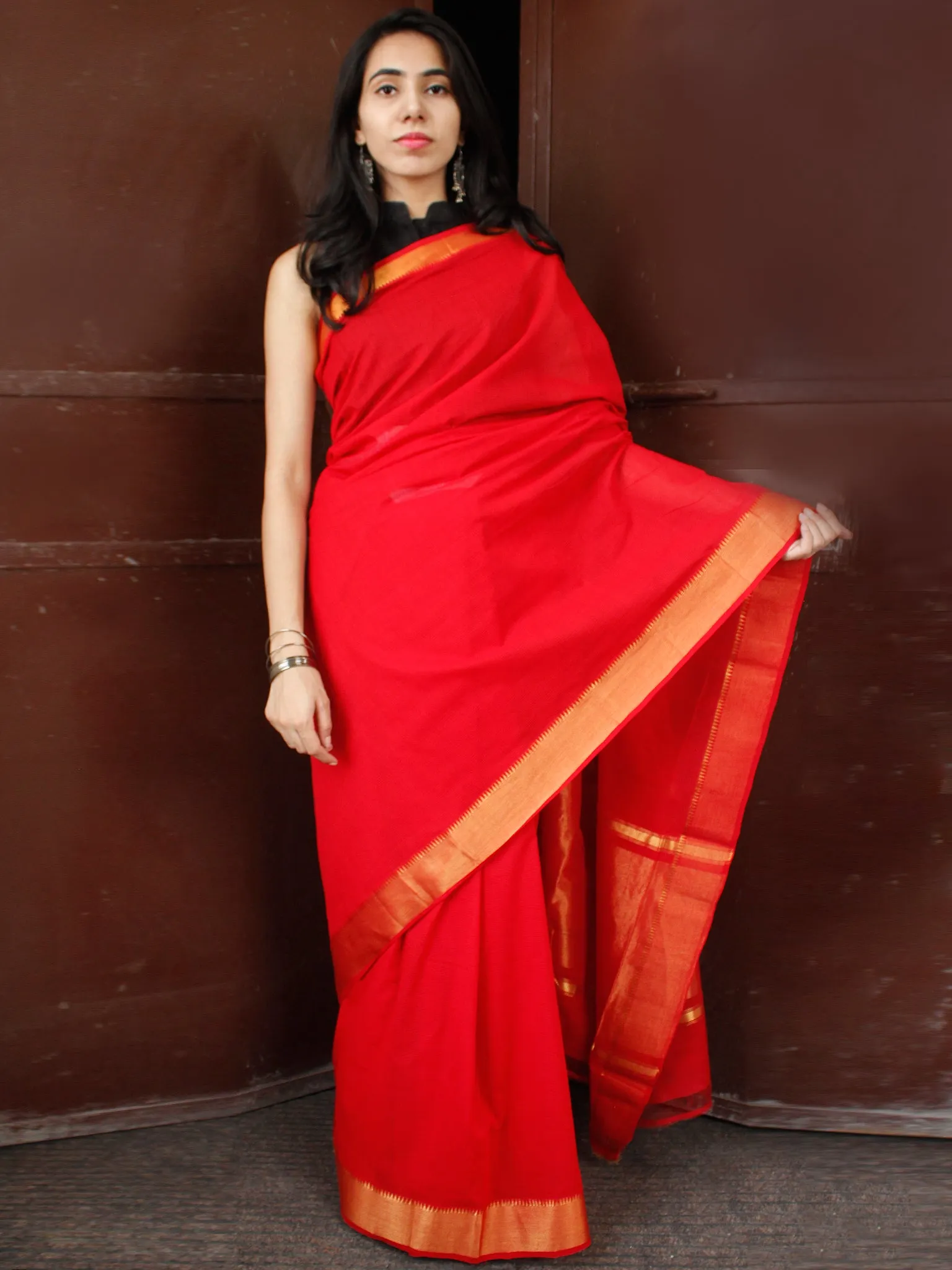 Red Golden Handloom Mangalagiri Cotton Saree With Zari Border - S031703688