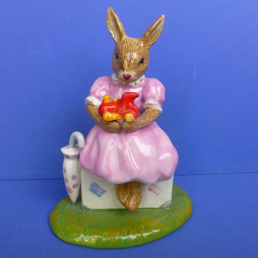 Royal Doulton Bunnykins Figurine of The Year 2011 - Sitting on a Suitcase