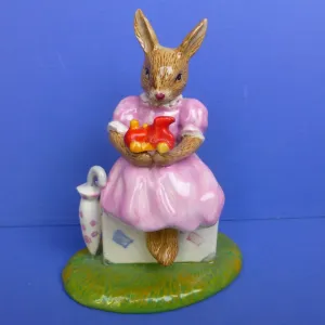 Royal Doulton Bunnykins Figurine of The Year 2011 - Sitting on a Suitcase