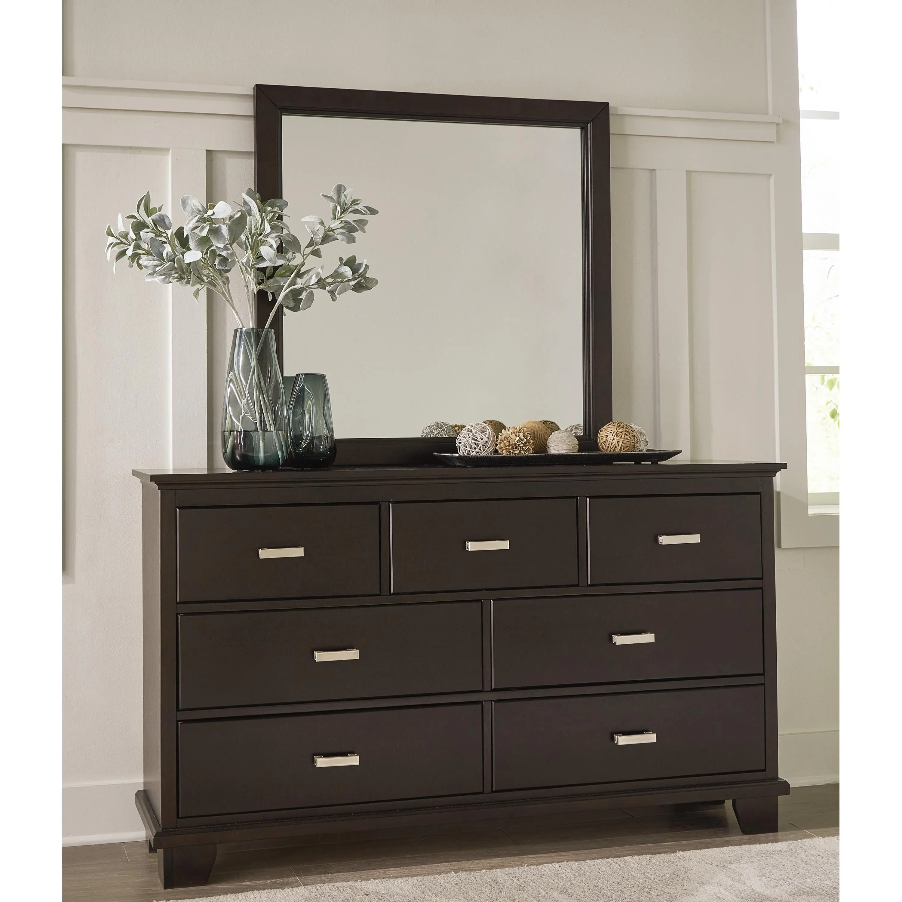 Signature Design by Ashley Covetown 7-Drawer Dresser B441-31