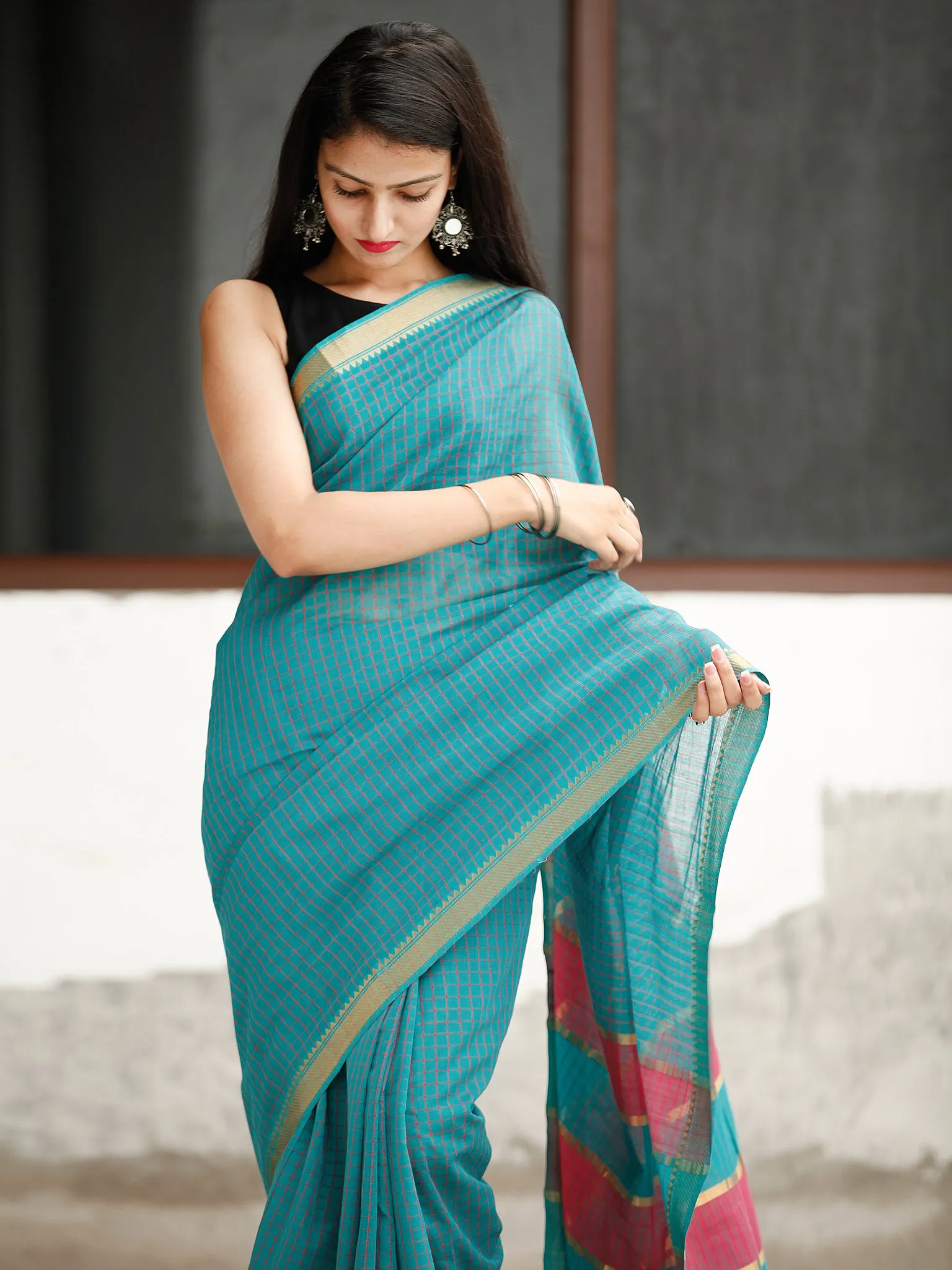 Teal Green Coral Handloom Mangalagiri Cotton Saree With Zari Border - S031704051